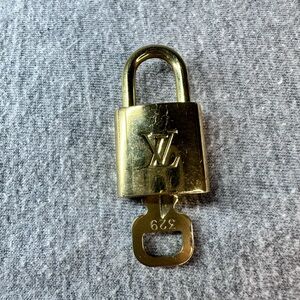 AUTHENTIC LOUIS VUITTON LOCK AND KEY #329